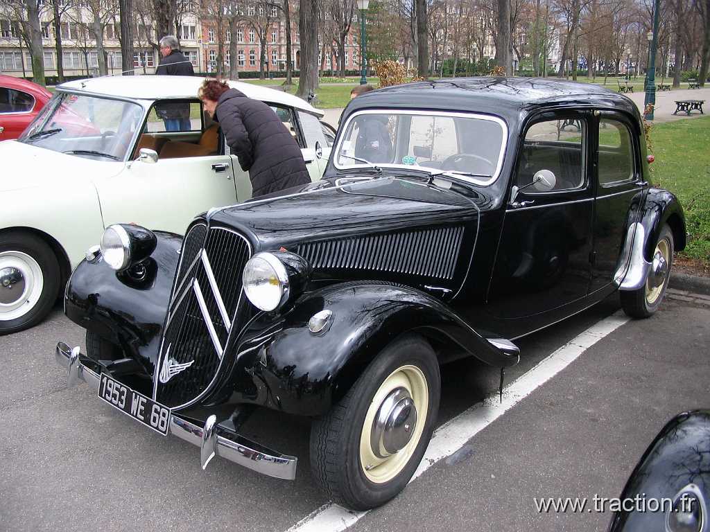 2008_03_02 Colmar 02.jpg - 02/03/2008 - 68000 COLMAR Rendez-vous mensuel de l'Association Colmar Auto-Rétro, CITROEN Traction avant - 11BL de 1953